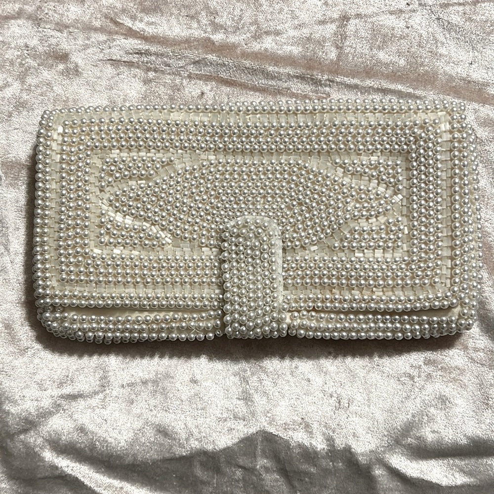 Vintage Italian beads and white glass clutch